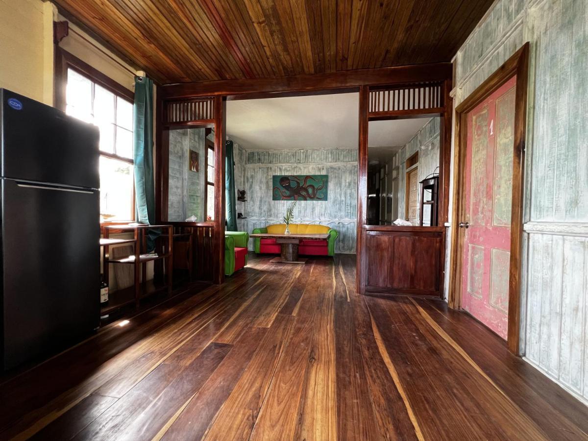 Old Bocasso Hostel Bocas Town Ngoại thất bức ảnh